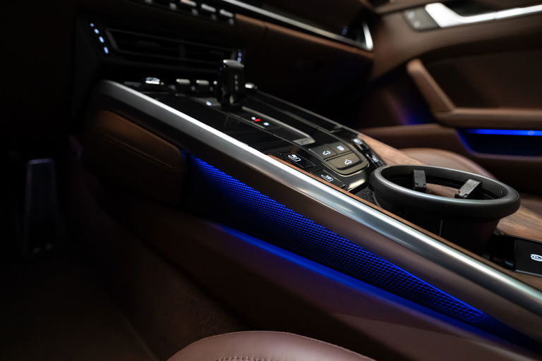 Porsche 992 Carrera 4