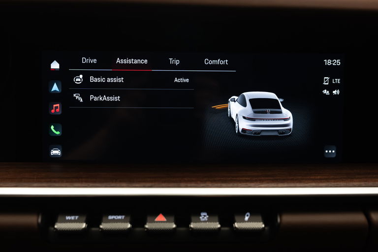 Porsche 992 Carrera 4