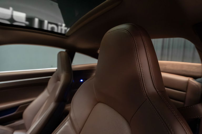 Porsche 992 Carrera 4