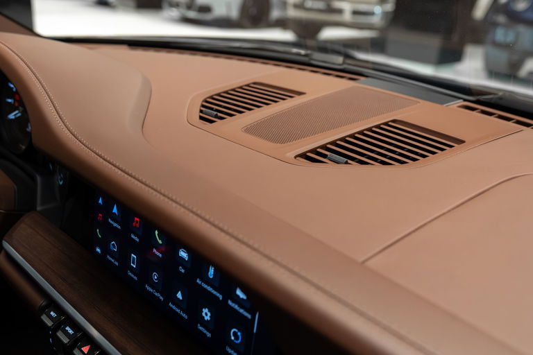 Porsche 992 Carrera 4