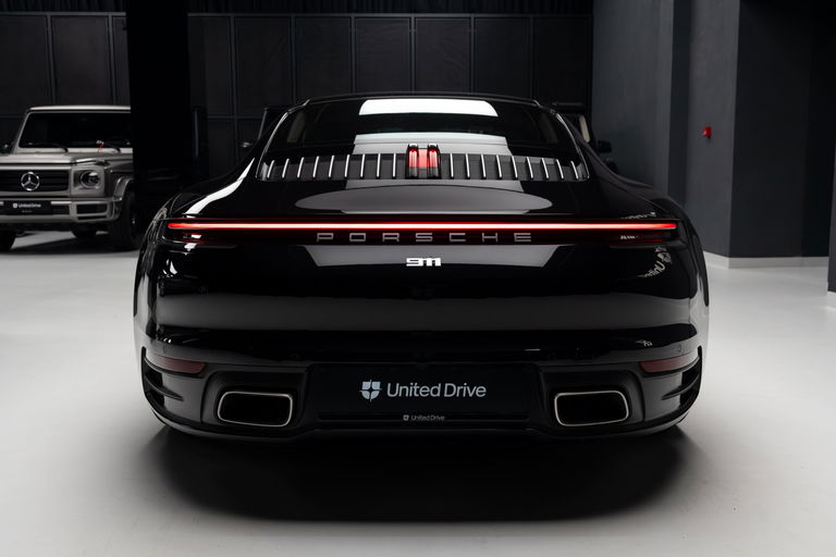 Porsche 992 Carrera 4