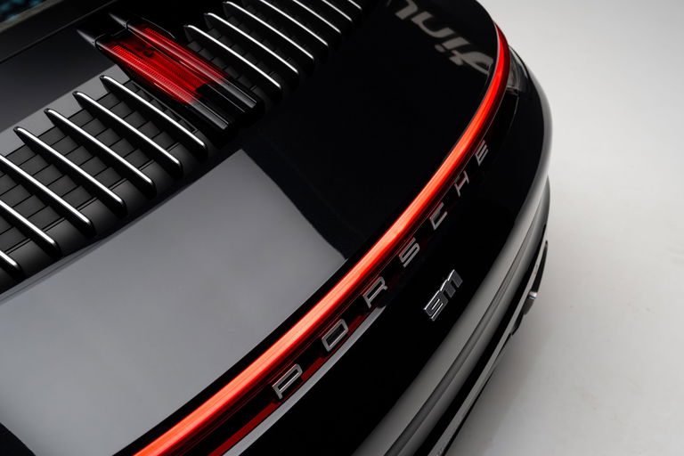 Porsche 992 Carrera 4