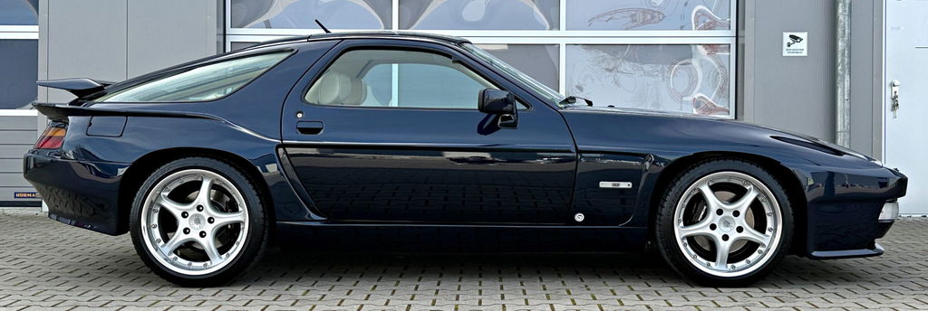 Porsche 928 S4