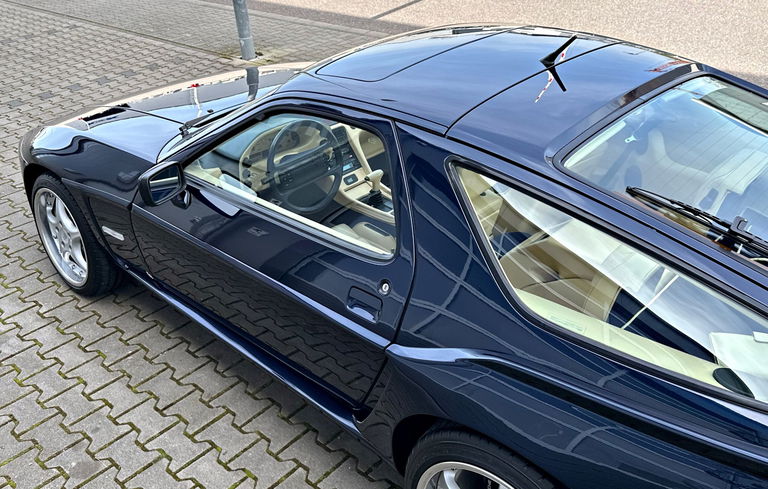Porsche 928 S4