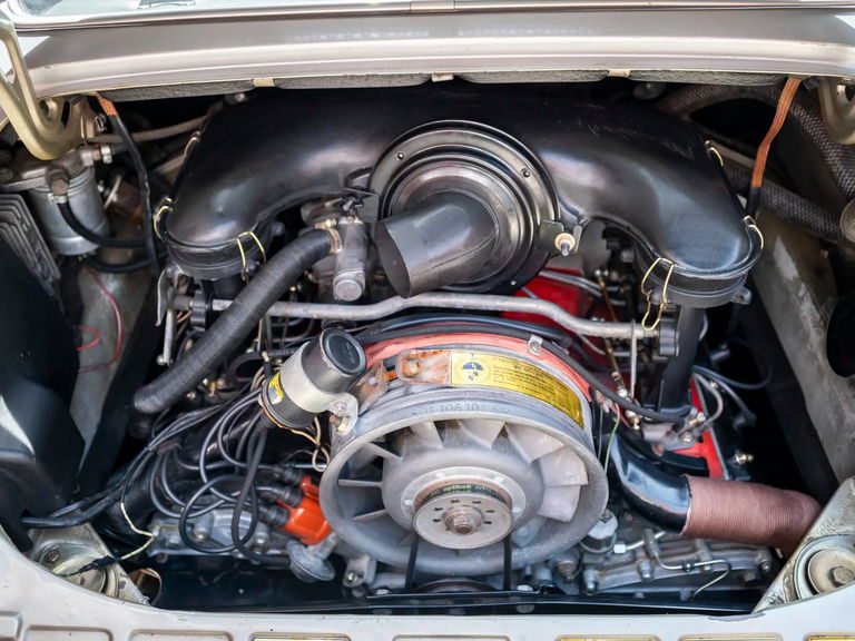 Porsche 911 Carrera 2.7