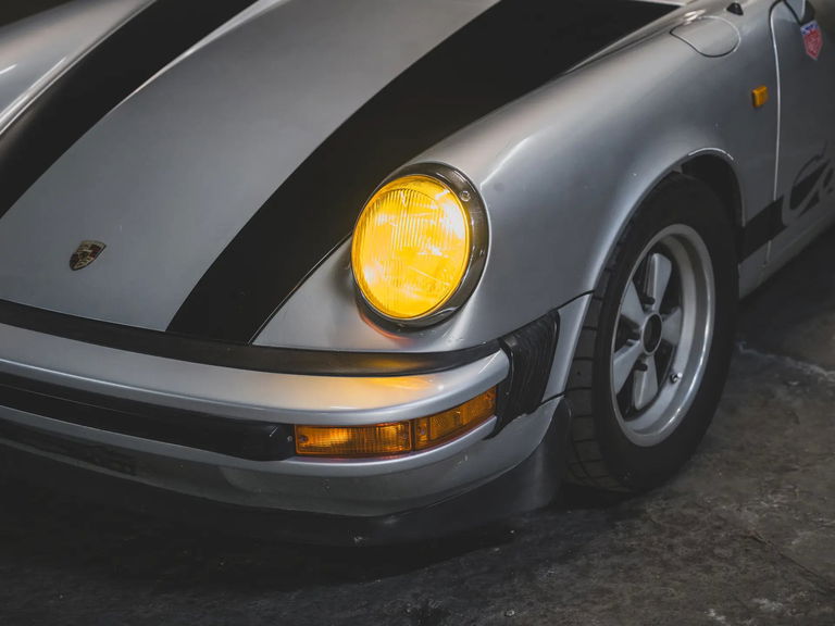 Porsche 911 Carrera 2.7