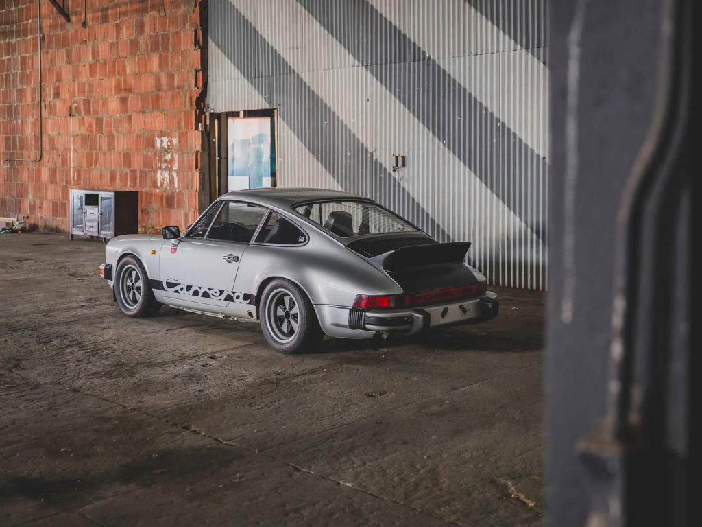 Porsche 911 Carrera 2.7