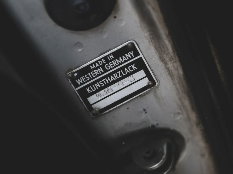 Porsche 911 Carrera 2.7