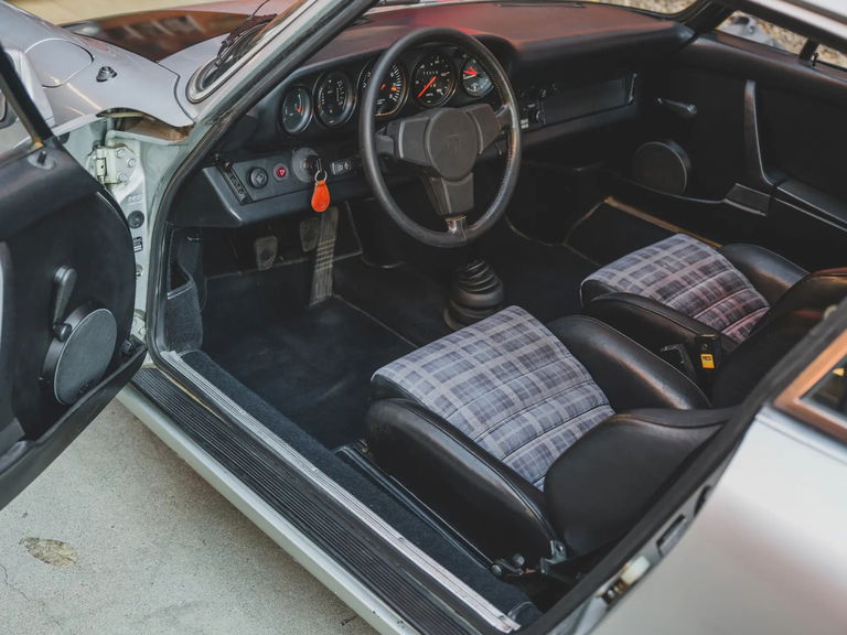 Porsche 911 Carrera 2.7