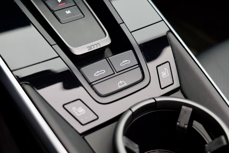 Porsche 992 Carrera 4