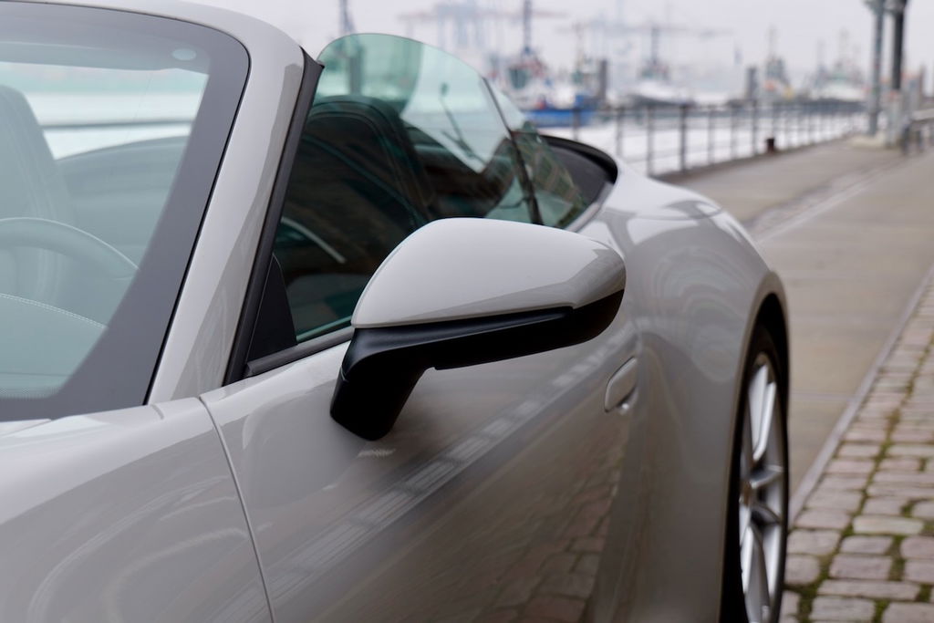 Porsche 992 Carrera 4
