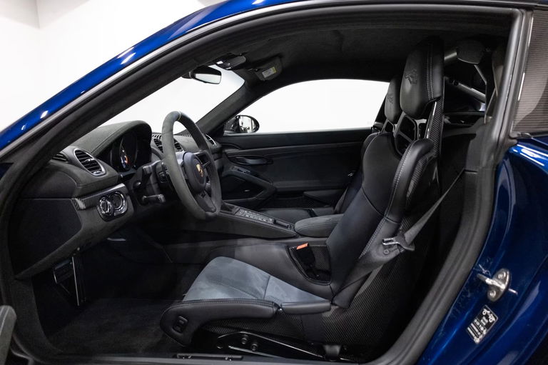 Porsche 718 Cayman GT4 RS