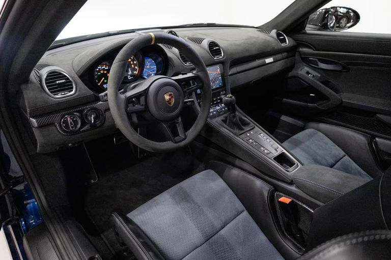 Porsche 718 Cayman GT4 RS