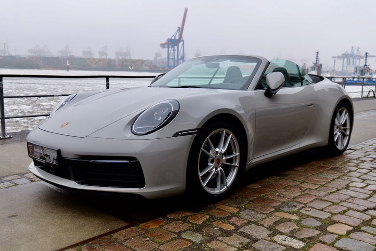 Porsche 992 Carrera 4