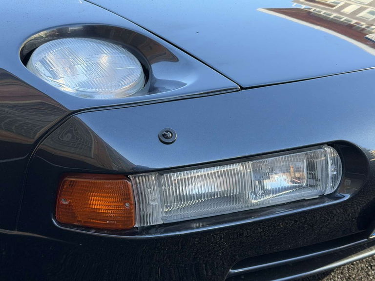 Porsche 928 S4