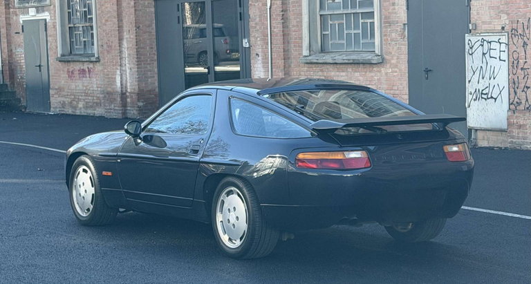 Porsche 928 S4