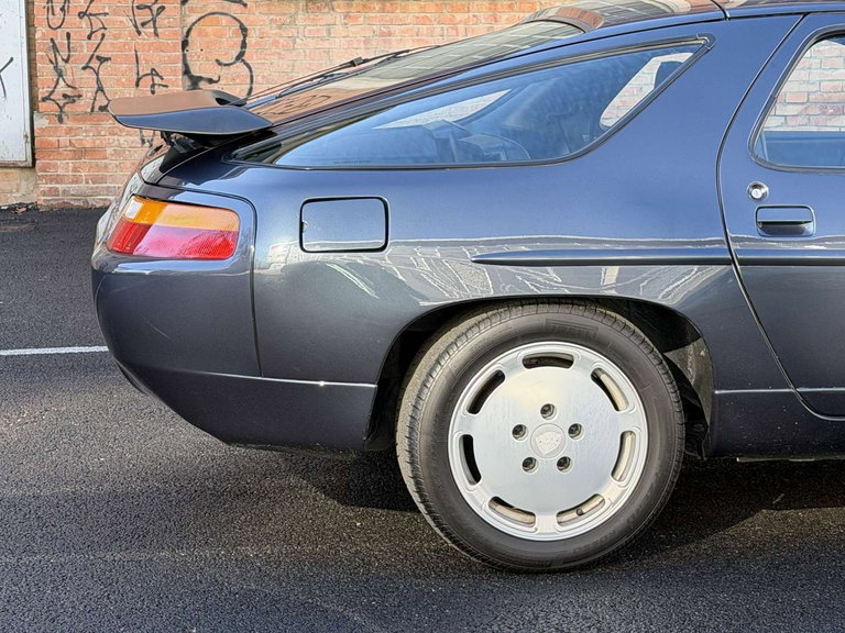 Porsche 928 S4