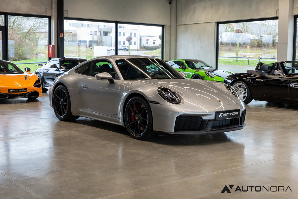 Porsche 992.2 Carrera 4 GTS