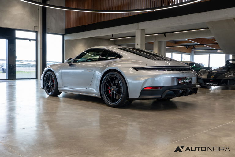 Porsche 992.2 Carrera 4 GTS