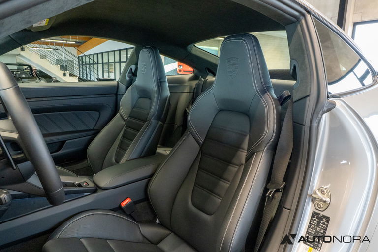 Porsche 992.2 Carrera 4 GTS