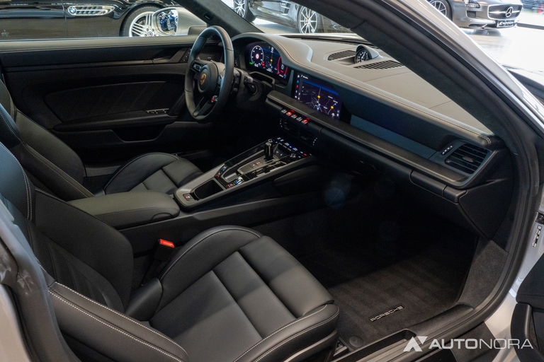 Porsche 992.2 Carrera 4 GTS