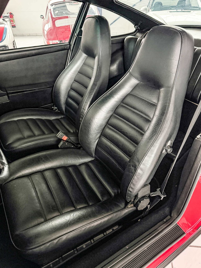 Porsche 911 Carrera 2.7