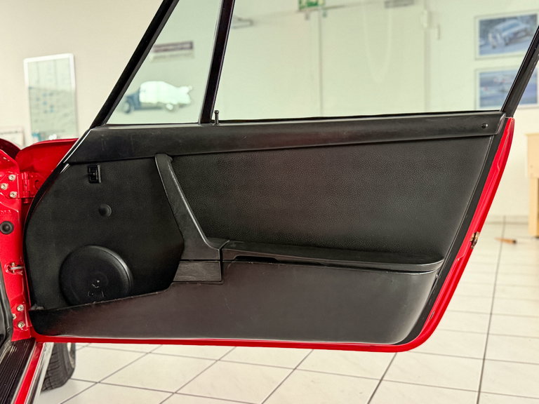 Porsche 911 Carrera 2.7