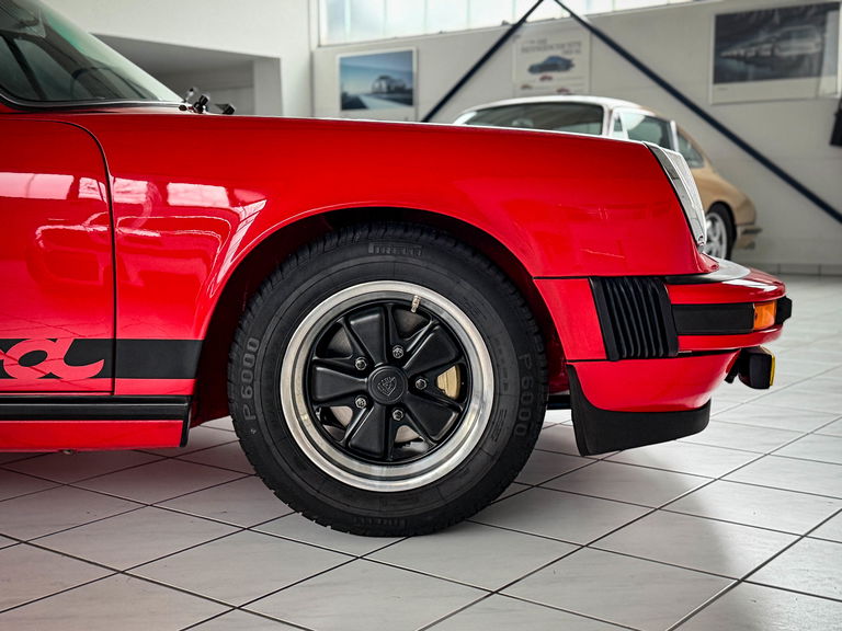 Porsche 911 Carrera 2.7