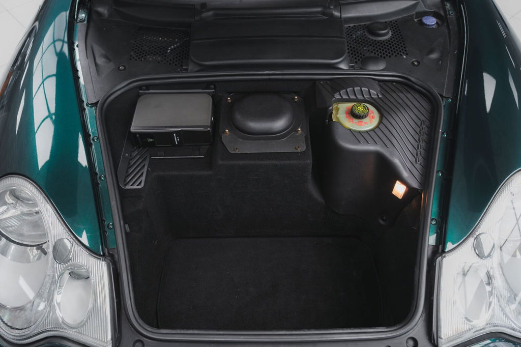 Porsche 996 Carrera 4