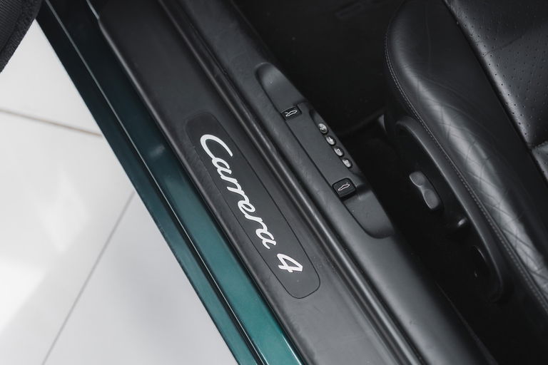 Porsche 996 Carrera 4