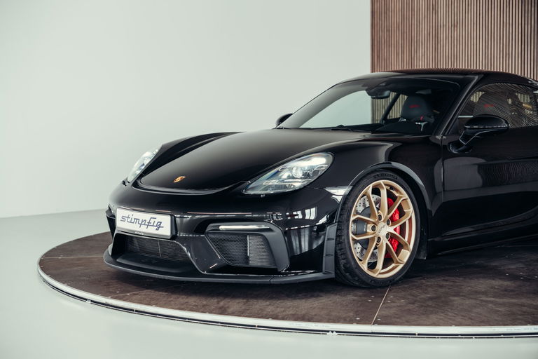 Porsche 718 Cayman GT4