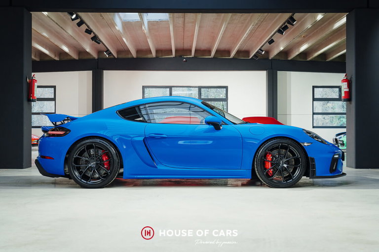 Porsche 718 Cayman GT4