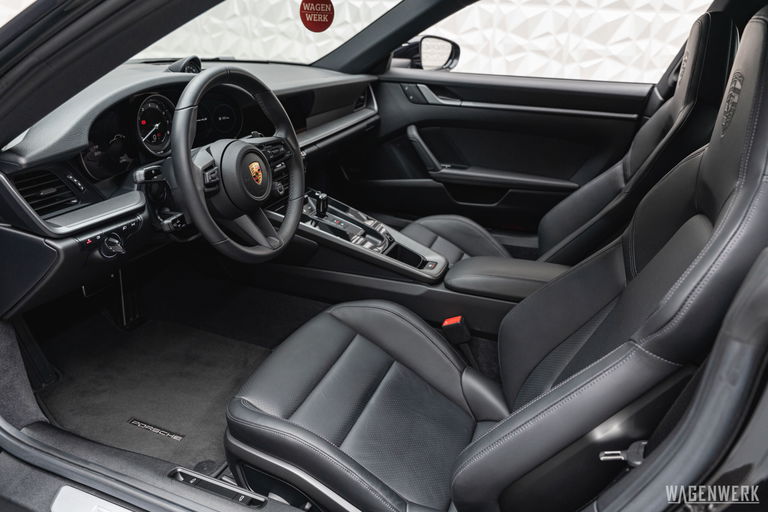 Porsche 992 Carrera 4S