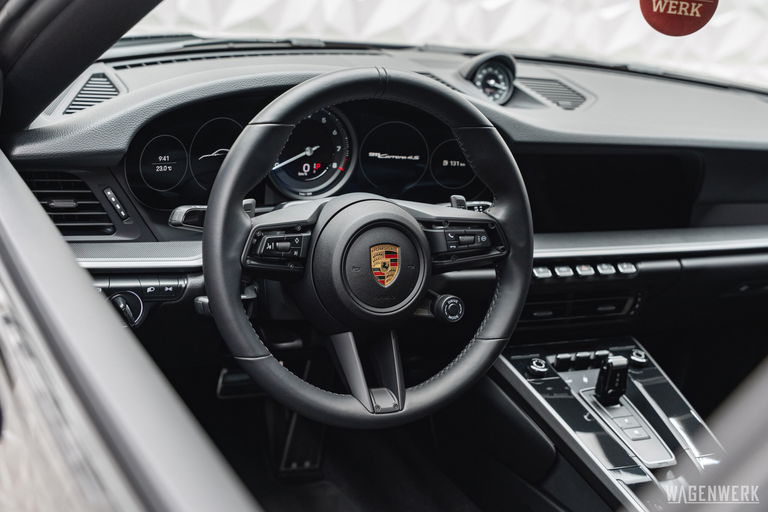 Porsche 992 Carrera 4S