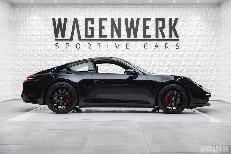 Porsche 992 Carrera 4S