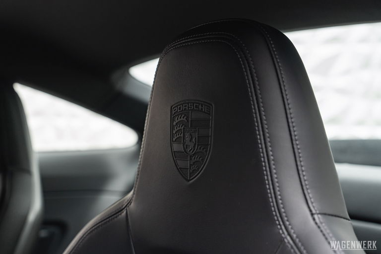 Porsche 992 Carrera 4S