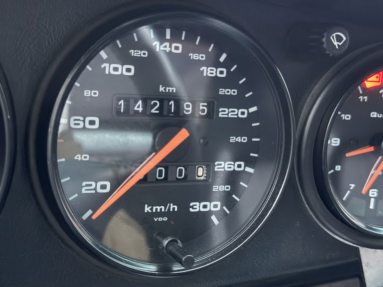 Porsche 964 Carrera 4