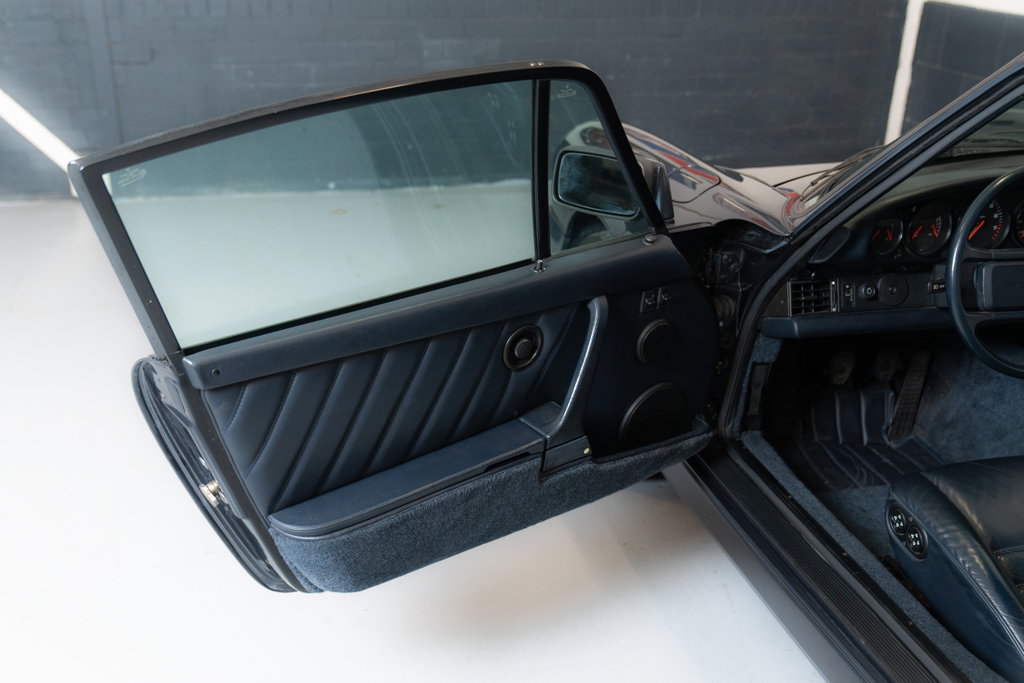 Porsche 964 Carrera 4