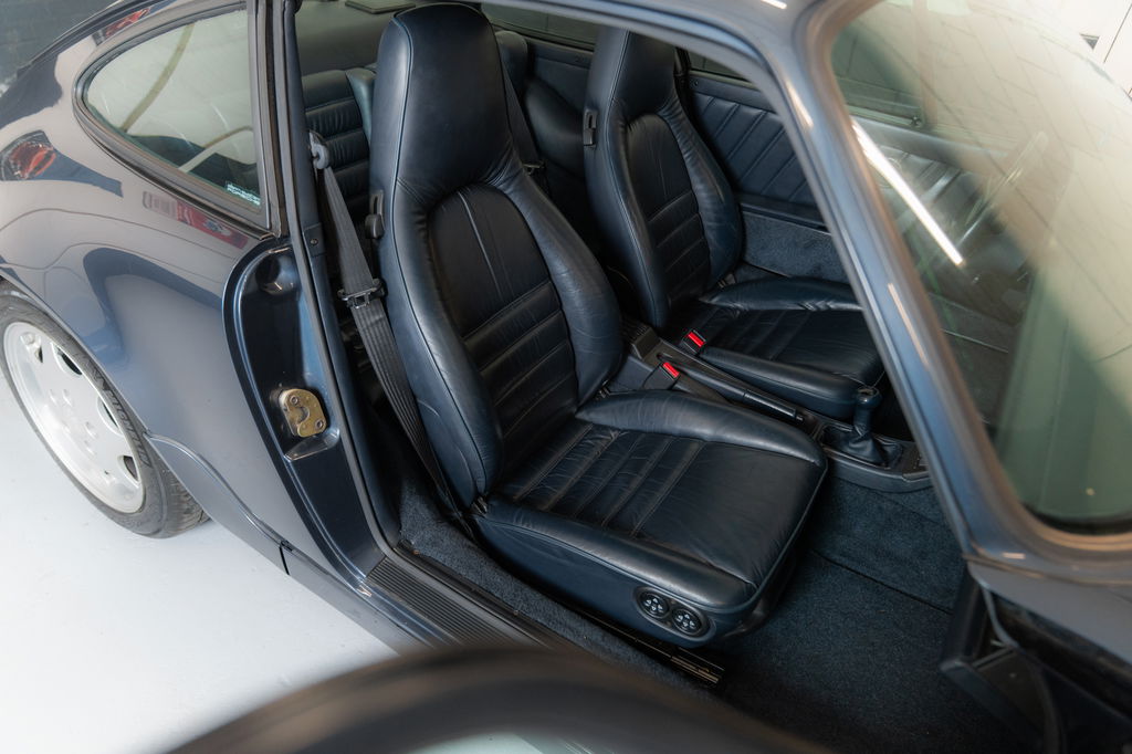 Porsche 964 Carrera 4