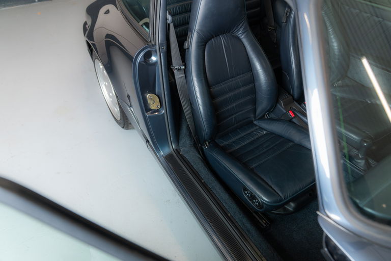 Porsche 964 Carrera 4