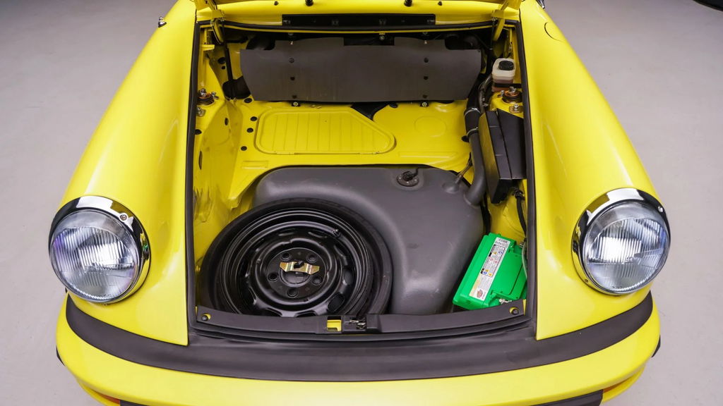 Porsche 911 Carrera 2.7