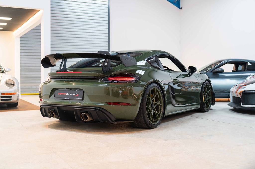 Porsche 718 Cayman GT4 RS