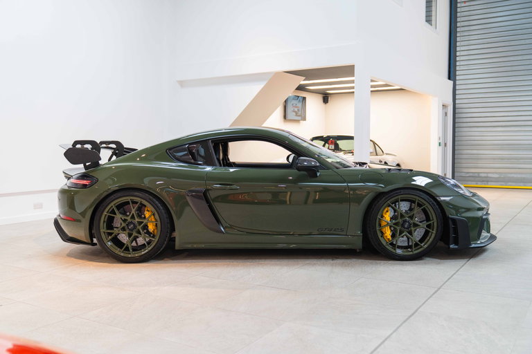 Porsche 718 Cayman GT4 RS