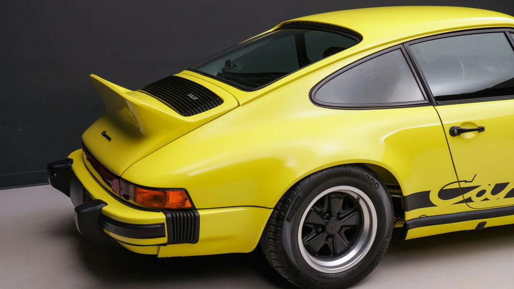 Porsche 911 Carrera 2.7