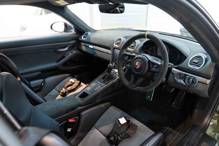 Porsche 718 Cayman GT4 RS