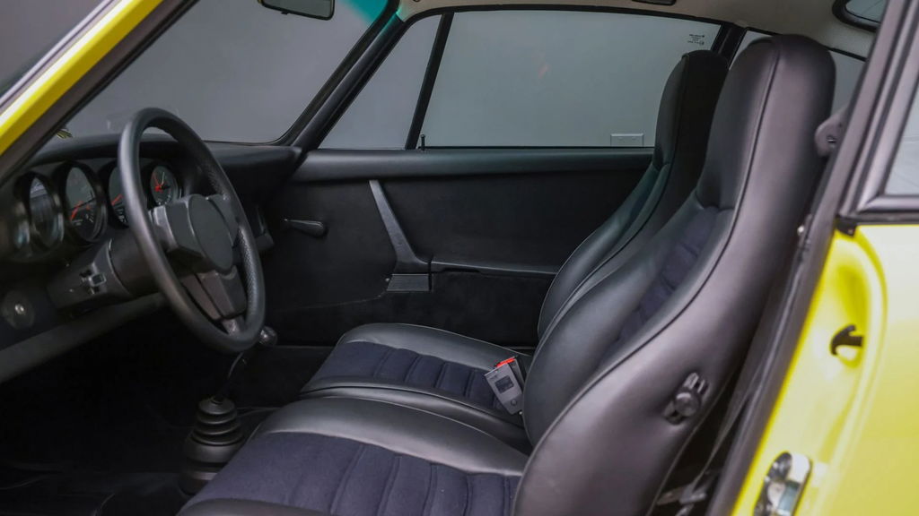 Porsche 911 Carrera 2.7