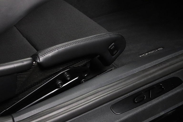 Porsche 991.2 GT3 Touring