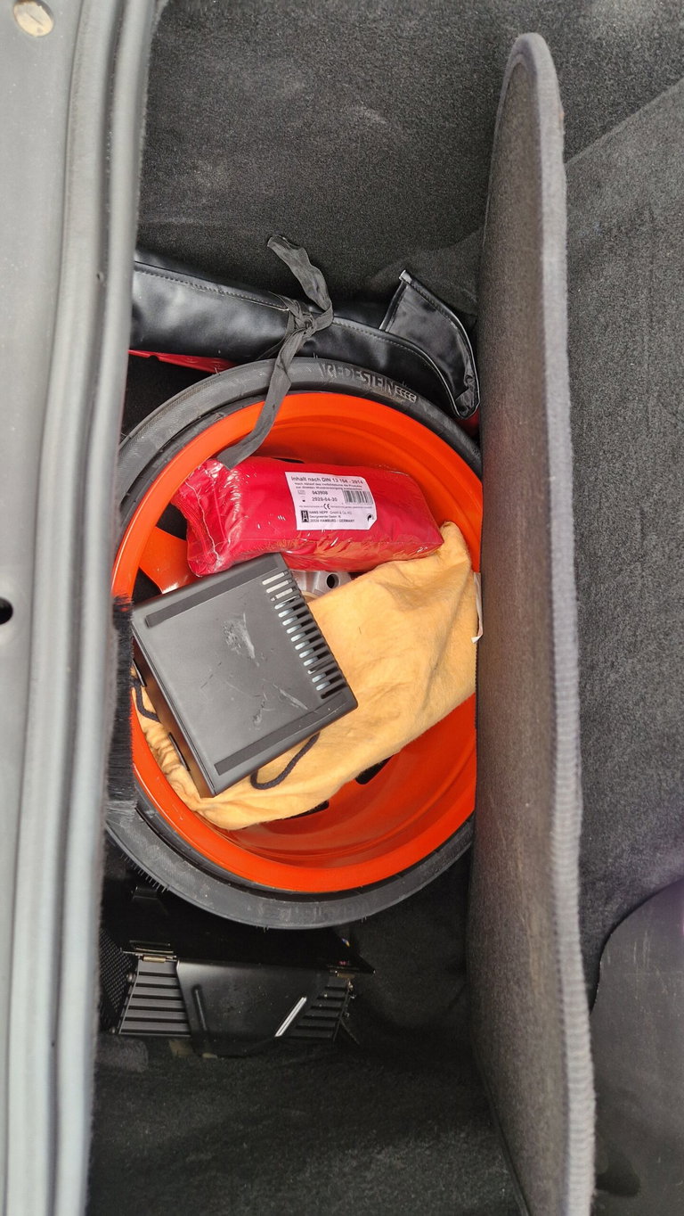 Porsche 996.2 Carrera 4