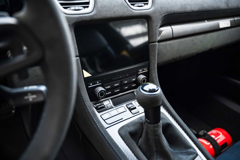 Porsche 718 Cayman GT4 RS