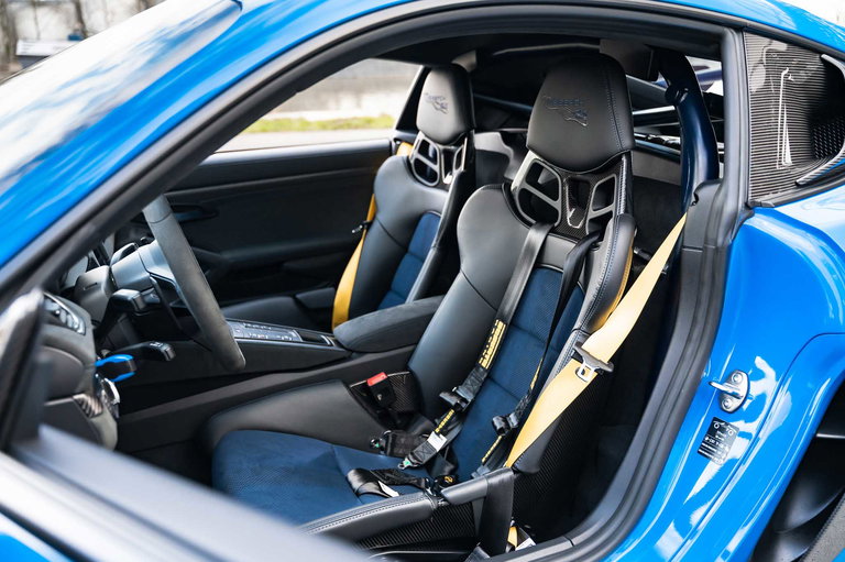 Porsche 718 Cayman GT4 RS